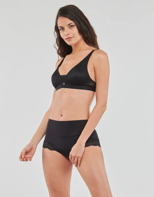 Triumph - AURO SPOTLIGHT Noir 5 Triumph - AURO SPOTLIGHT Noir – Image 3